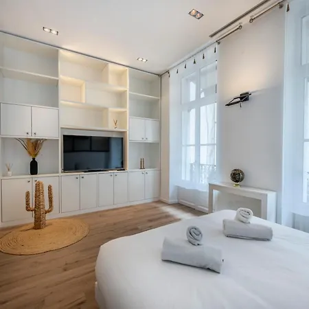 Le 121 - Loft Design Rue D'antibes 公寓 *